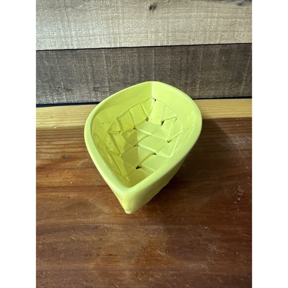 Primo'Gi Ceramic Yellow Woven Basket, Handmade in Italy - Picture 6 of 7